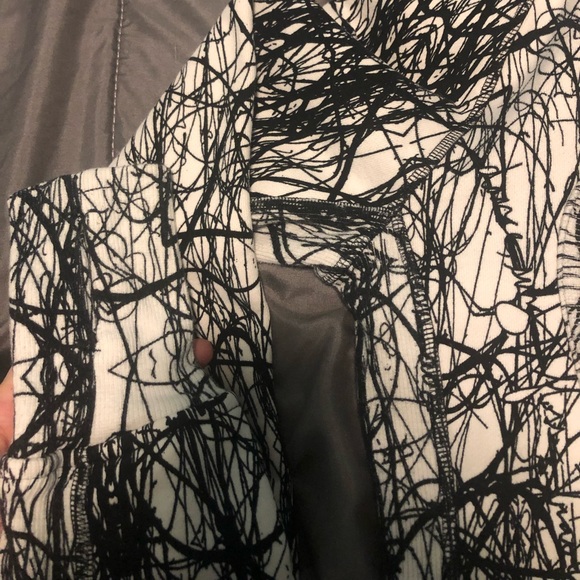 *Rare* Scuba Sweater - Picture 4 of 7